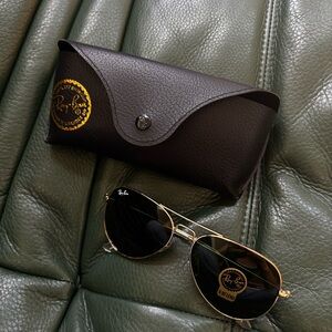 Ray-Ban Aviator Sunglasses & Case Holder